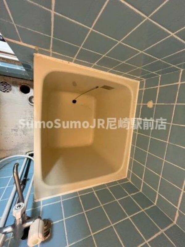 浴室(コンパクトで使いやすいお風呂です)