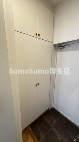 物件内観写真5　(きれいな玄関です)