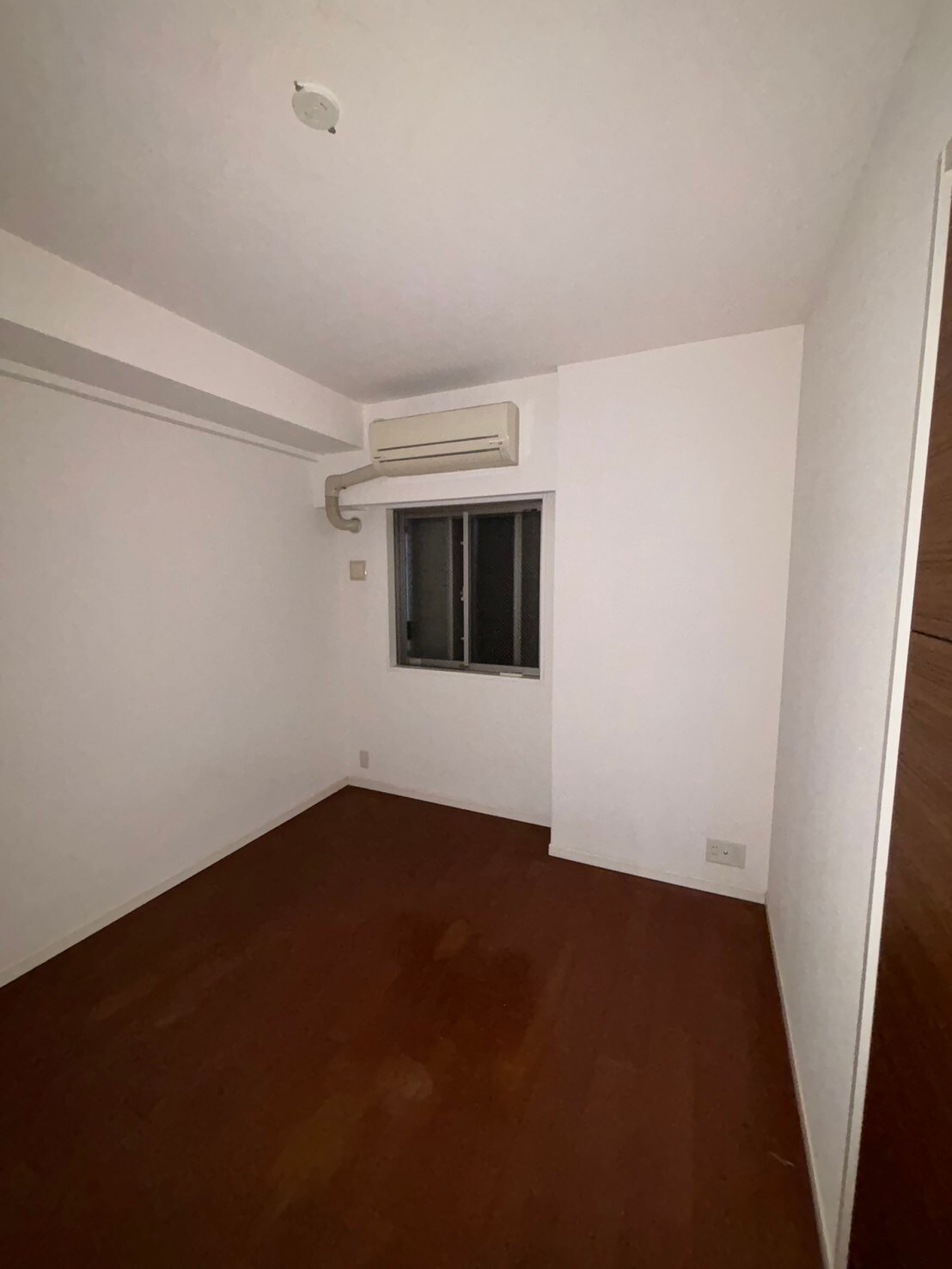 物件内観写真8　(使い勝手のいい寝室です)