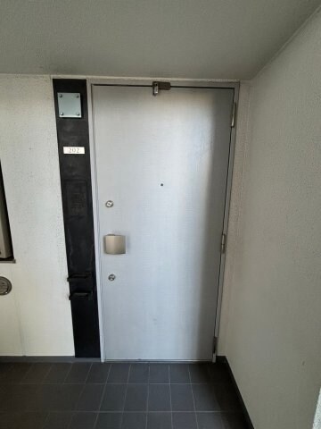 物件内観写真18　(シンプルで使いやすい玄関です)