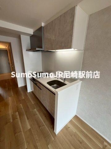 物件内観写真11　(コンパクトなキッチンで掃除もラクラク)