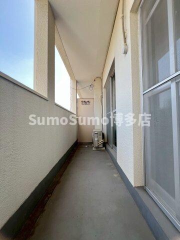 物件内観写真12　(暖かな日差しのふりそそぐバルコニー)