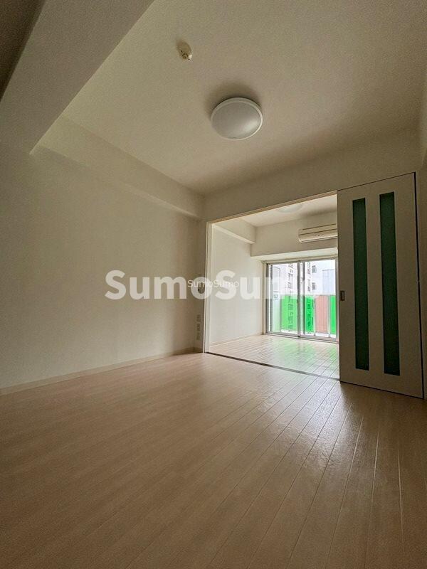 物件内観写真5　(使いやすい居間です)