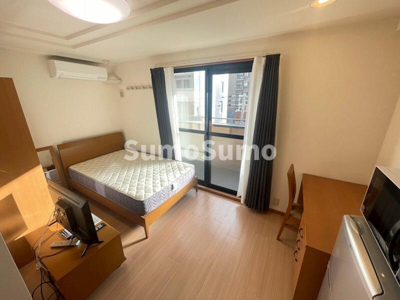 物件内観写真4　(ゆったりとした居間です)