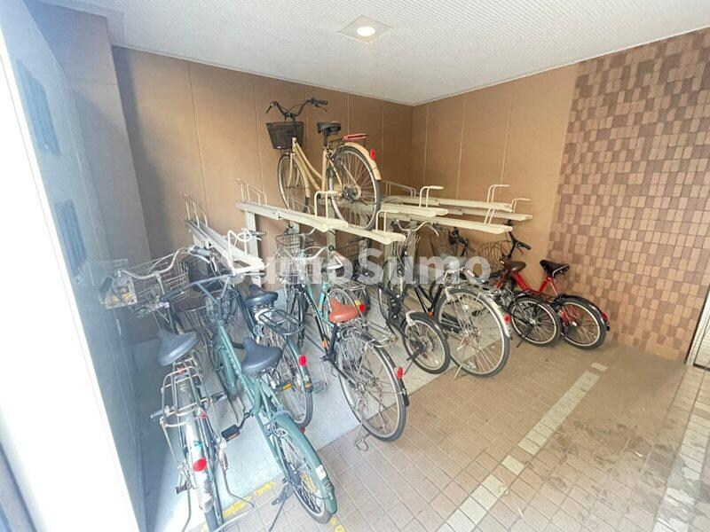 物件内観写真18　(外観は落ち着いています)