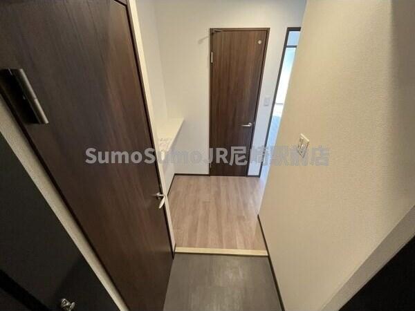 物件内観写真4　(玄関です)