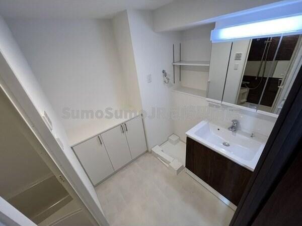 物件内観写真10　(独立洗面化粧台付き)