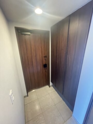 物件内観写真4　(シンプルで使いやすい玄関です)