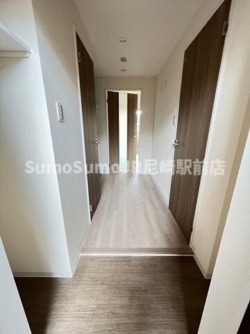 物件内観写真9　(きれいな玄関です)