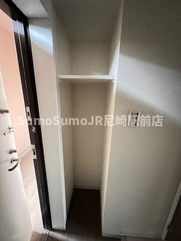 物件内観写真20　(大きなスペースがあり、収納には困りません)