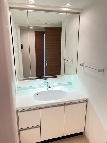 物件内観写真13　(使いやすい洗面所です)