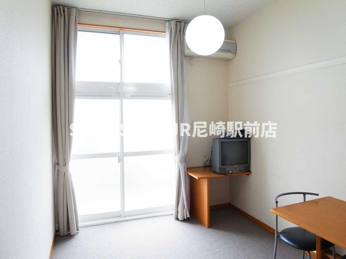 物件内観写真3　(使い勝手のいい寝室です)