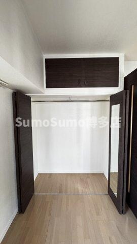 物件内観写真7　(収納豊富です)