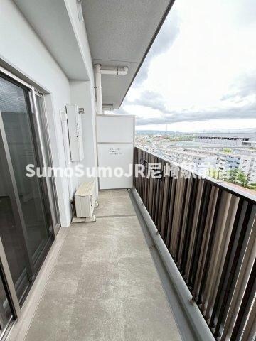 物件内観写真10　(暖かな日差しのふりそそぐバルコニー)