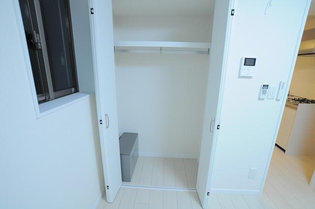 物件内観写真16　(写真は３０１号室です。 )