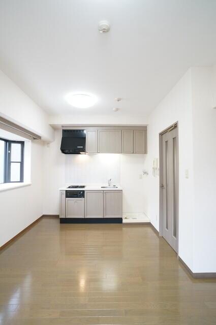 物件内観写真2　( )