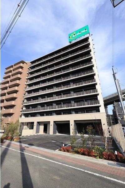 物件外観写真5　(外観は落ち着いています)