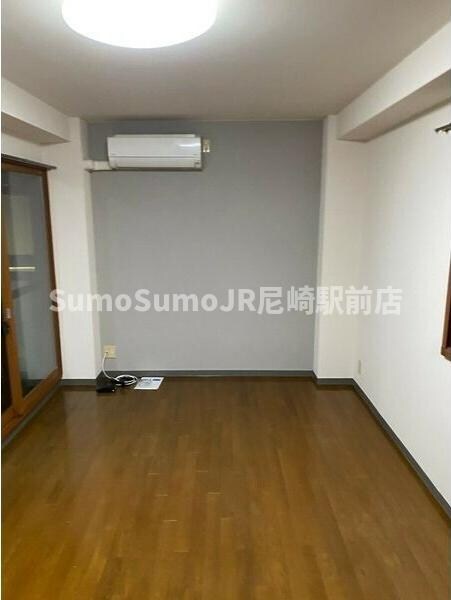 物件内観写真29　(ゆったりとした居間です)