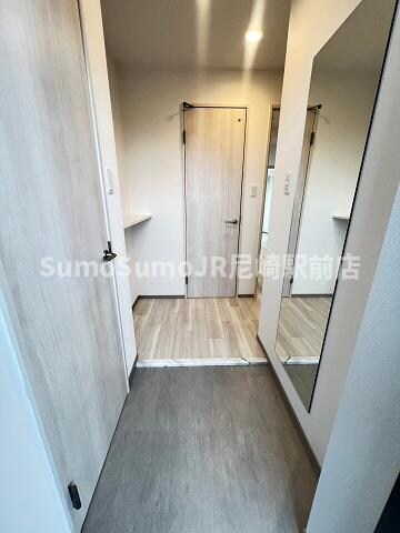 物件内観写真2　(きれいな玄関です)