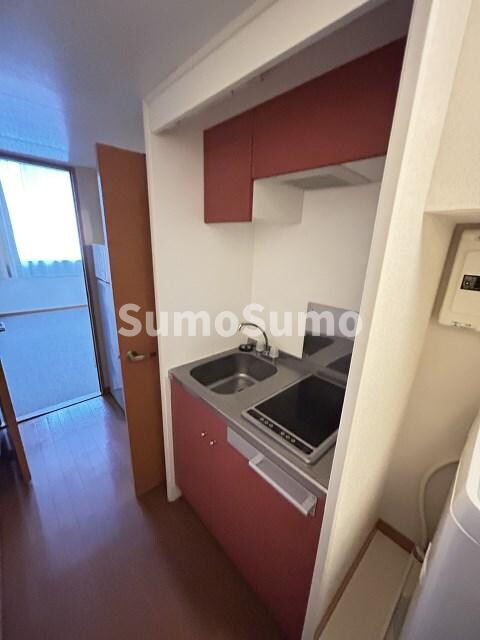 物件内観写真4　(コンパクトなキッチンで掃除もラクラク)