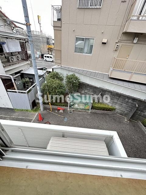 物件内観写真7　(外からの目が気にならないバルコニーで洗濯物が干せます)