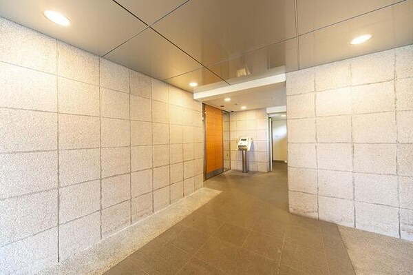 ロビー・ラウンジ( )