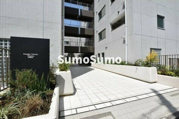 エントランス(建物の内部です)