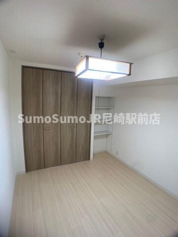 物件内観写真14　(使い勝手のいい寝室です)