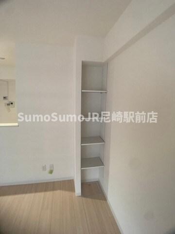 物件内観写真25　(大きなスペースがあり、収納には困りません)