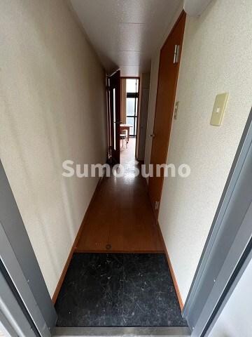 物件内観写真4　(シンプルで使いやすい玄関です)