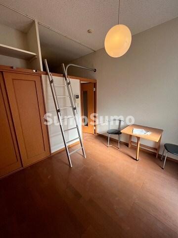 物件内観写真5　(おしゃれなリビングです)