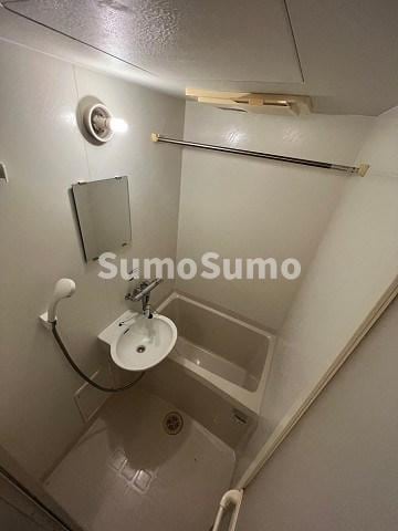 物件内観写真8　(落ち着いた空間のお風呂です)