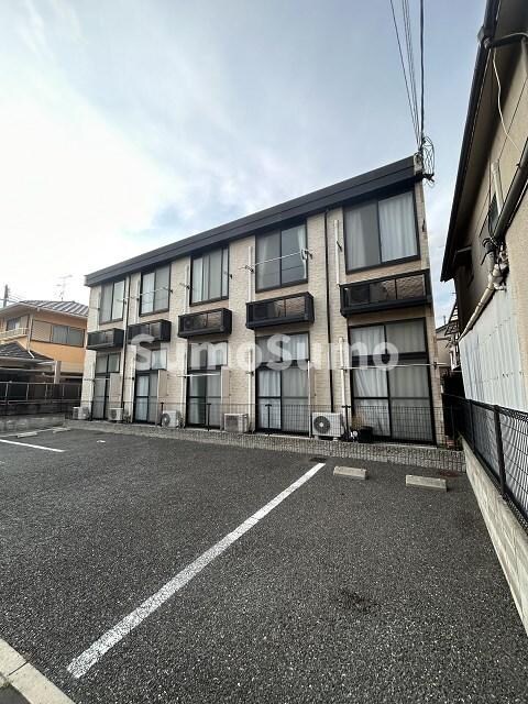 物件外観写真1　(きれいな外観です)