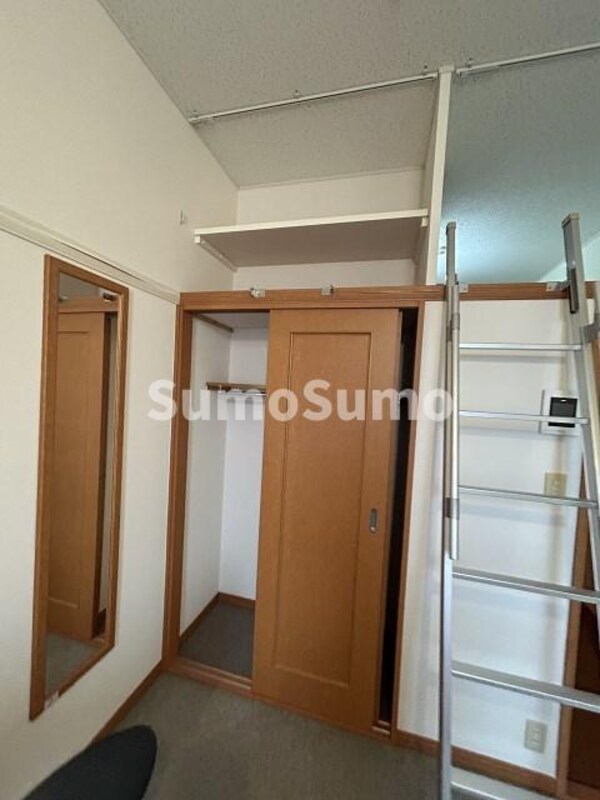 収納(小物を収納するのに便利です)