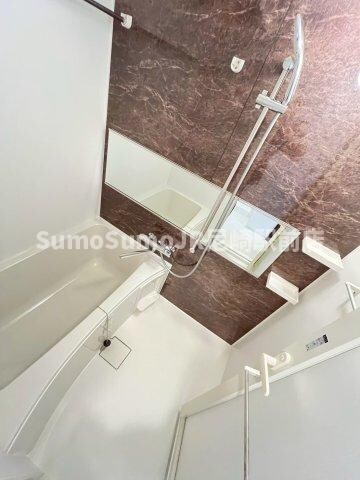 物件内観写真10　(日々の疲れを癒すお風呂付です)