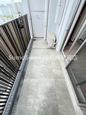 物件内観写真11　(バルコニーからの眺めを楽しみながら食事をしませんか)