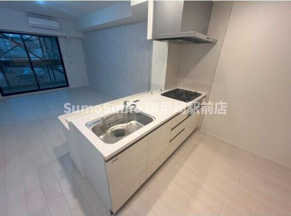 物件内観写真5　(コンパクトなキッチンで掃除もラクラク)