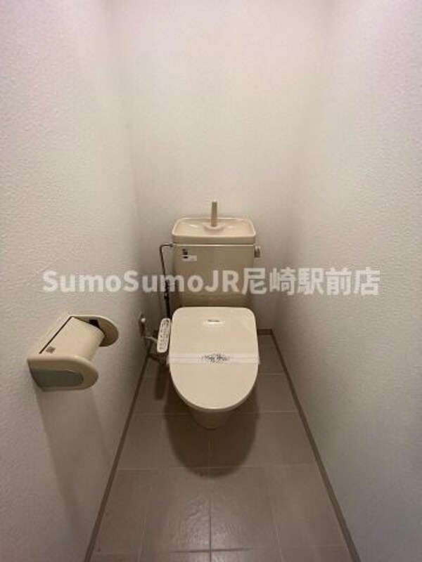 トイレ(コンパクトで使いやすいトイレです)