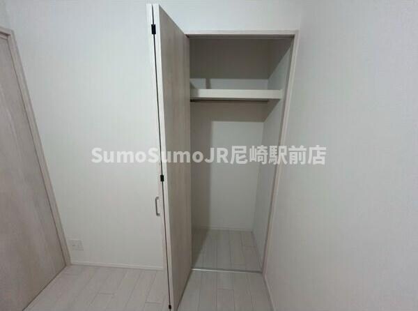 物件内観写真8　(便利な収納スペースです)