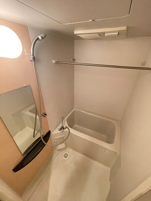 物件内観写真9　(きれいなお風呂です)