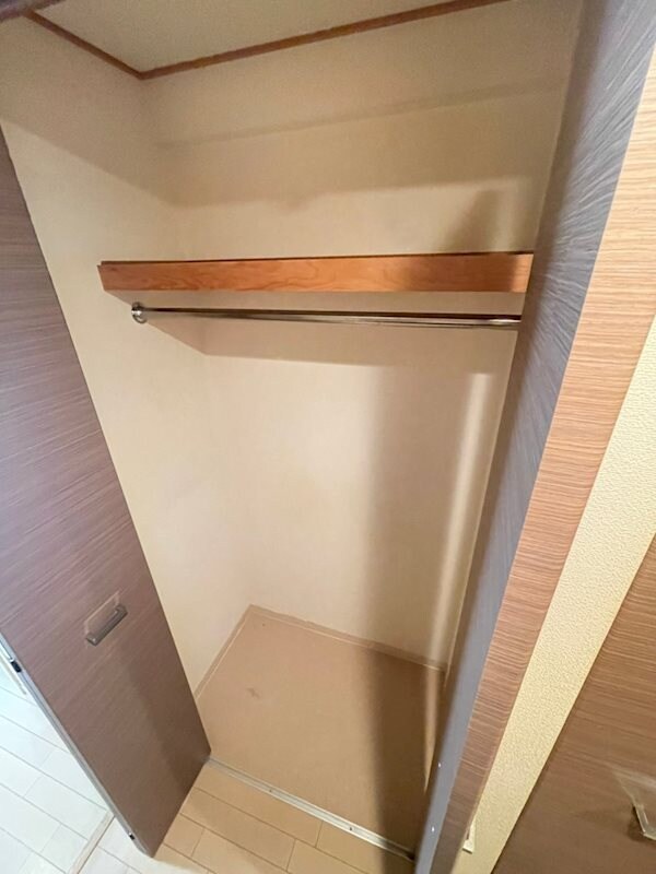 収納(小物を収納するのに便利です)