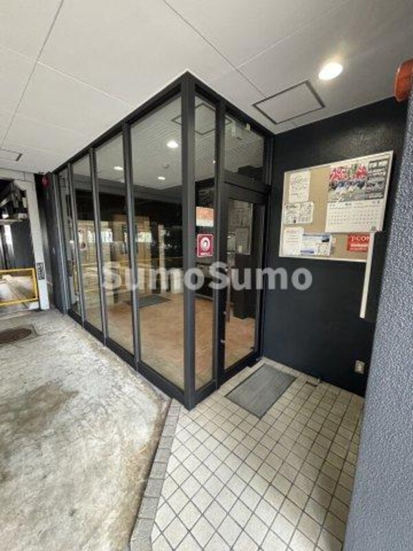 エントランス(建物の内部です)