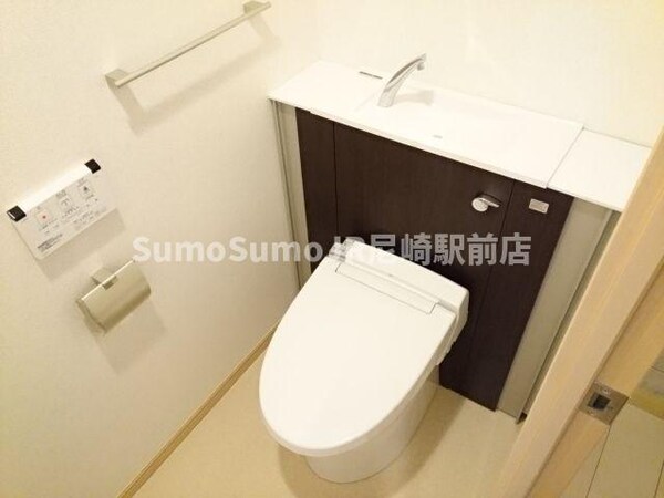 トイレ(コンパクトで使いやすいトイレです)