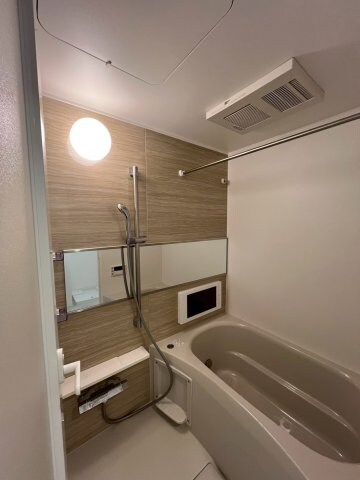 物件内観写真9　(日々の暮らしに欠かせないお風呂です)