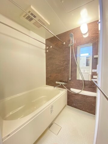 物件内観写真19　(落ち着いた空間のお風呂です)