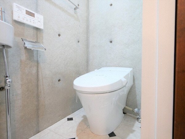 トイレ(ゆったりとした空間のトイレです)