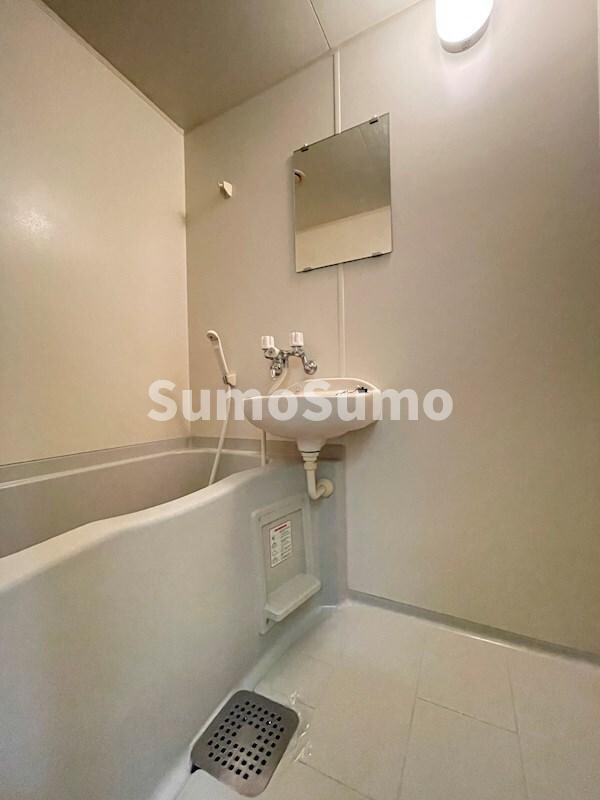 物件内観写真8　(コンパクトで使いやすいお風呂です)