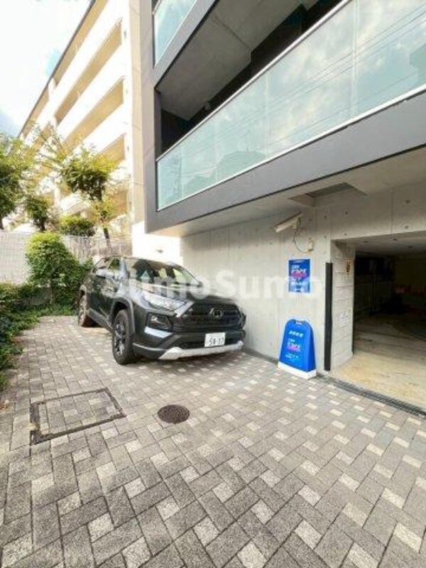 駐車場(駐車場があるので、車を買う予定の方も安心です)