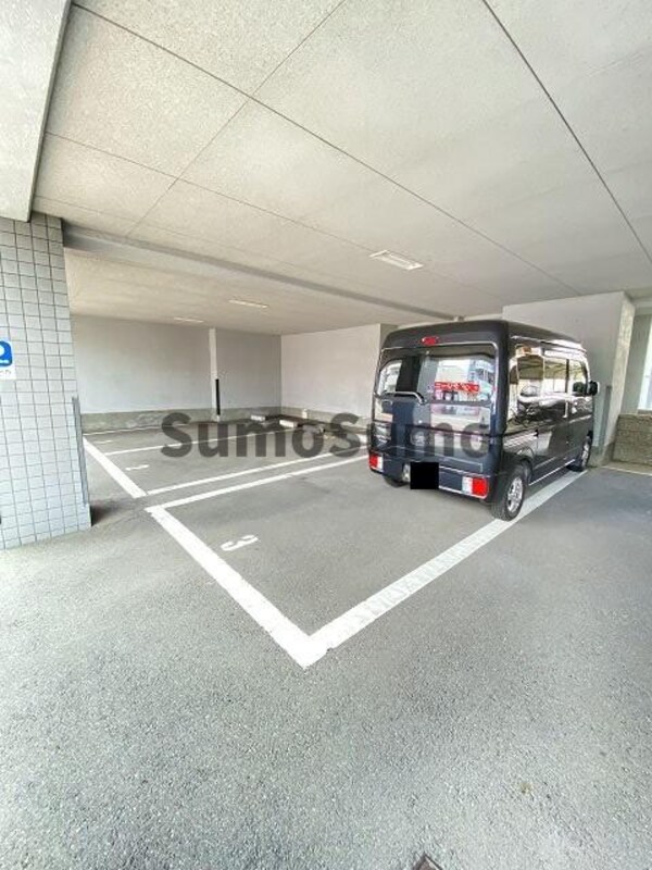 駐車場(おしゃれな外観です)