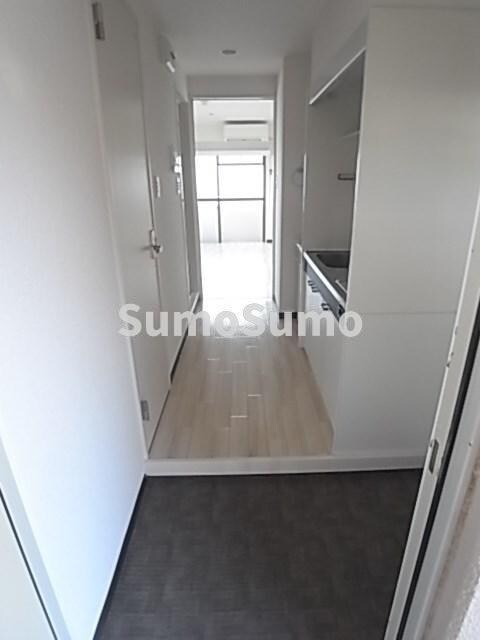 物件内観写真4　(シンプルで使いやすい玄関です)